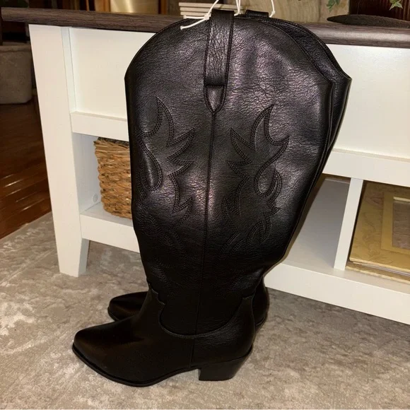 Billini Urson Extended Curve Boot - Size 8W - Picture 3 of 7